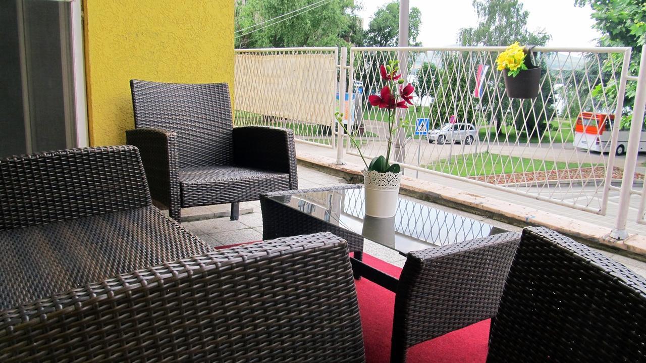 Apartment Ruza Kladovo Exterior foto